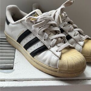 Adidas Superstar Women’s Size 6
